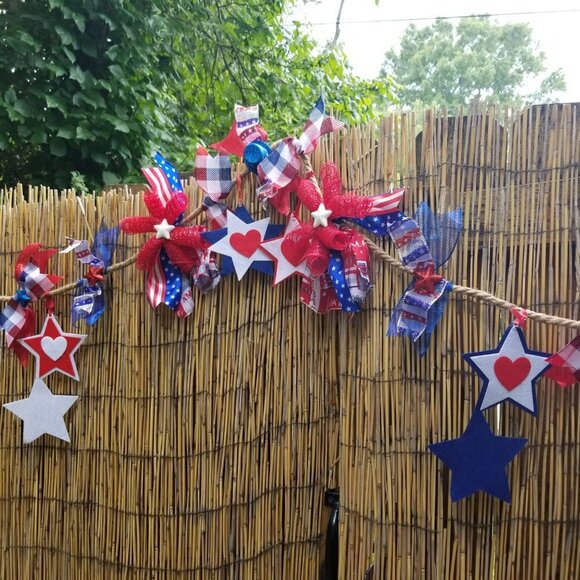 Patriotic Year-Round Garland Decor 🧨🎉 - Picture 5 of 7